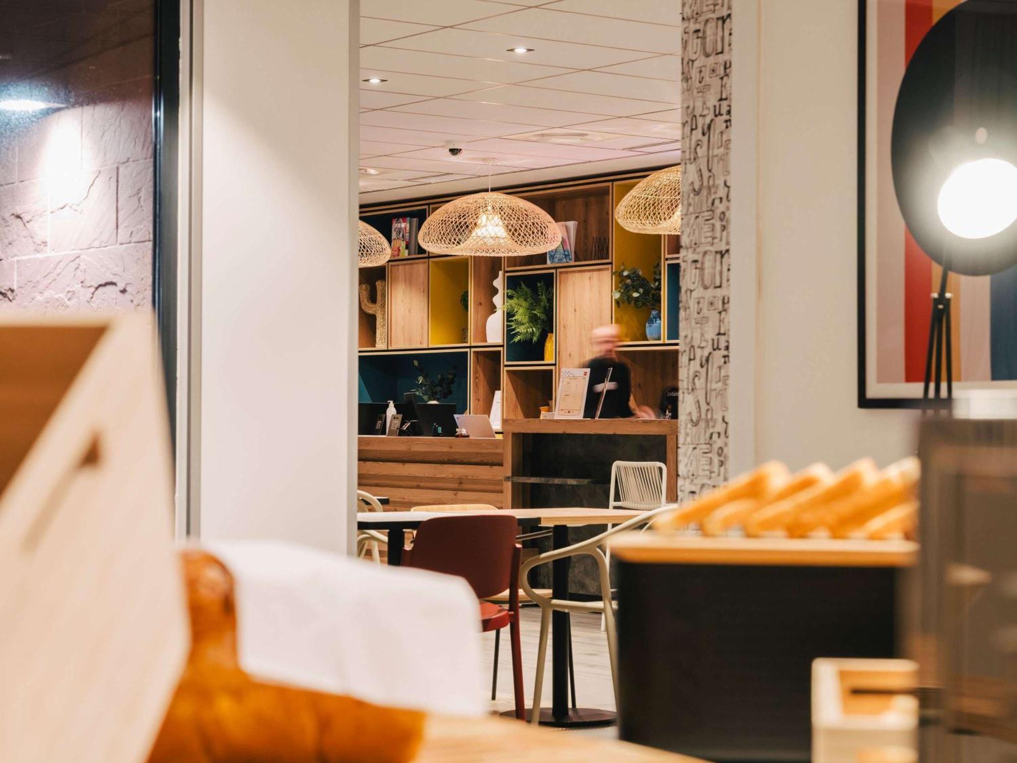 ホテル Ibis Rouen Centre Rive Droite Pasteur エクステリア 写真