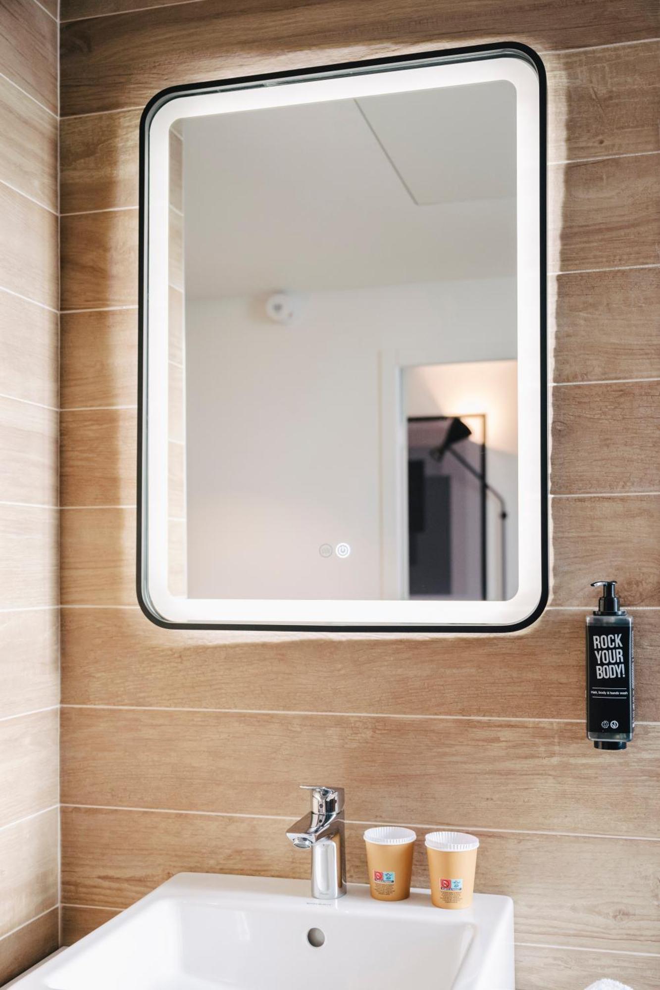 ホテル Ibis Rouen Centre Rive Droite Pasteur エクステリア 写真